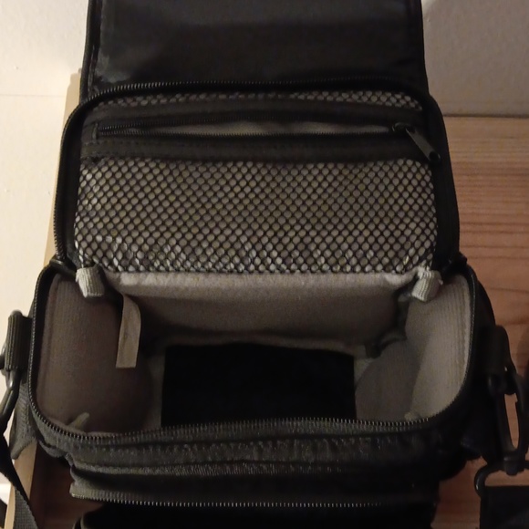 Digital Camera - Picture 6 of 6